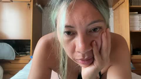Snapshot of yenlo01 chatting on July 7, 2026, 12:31 pm yenlo01 online show from July 7, 2026, 12:31 pm