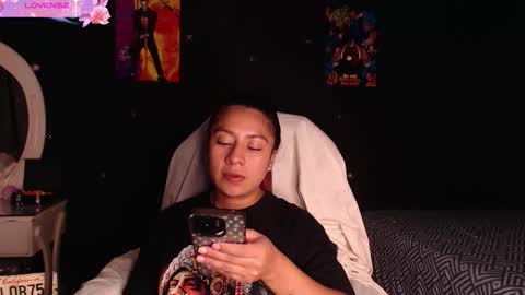 Yesi online show from November 4, 2025, 6:07 pm