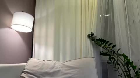 Zlata online show from October 5, 2025, 7:01 pm