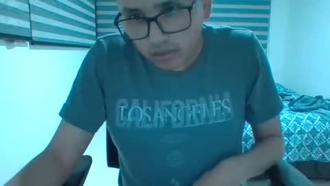 Snapshot of yesidxxx123_ chatting on April 26, 2026, 4:54 am yesidxxx123_ online show from April 26, 2026, 4:54 am