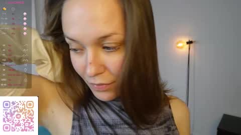 Kiki online show from November 21, 2025, 3:44 pm