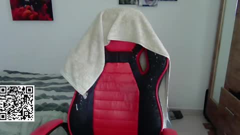 yessica_gomez01 online show from April 10, 2026, 10:47 pm