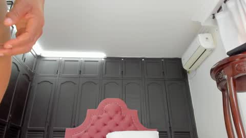 Yessike  Catalina  online show from March 9, 2025, 1:26 pm