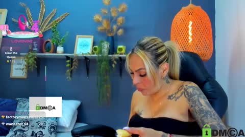 yessika_parker online show from November 8, 2025, 3:07 am