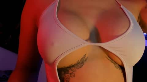 Independent model    online show from January 9, 2025, 11:02 pm