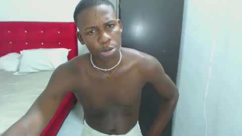 yeycom_hot07 online show from February 15, 2025, 8:43 pm