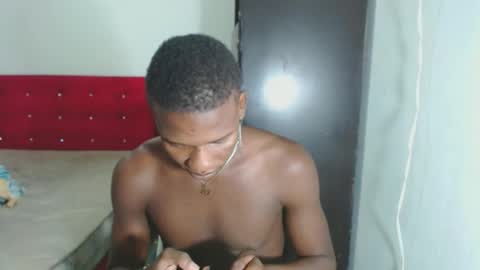 yeycom_hot07 online show from February 16, 2025, 8:33 pm