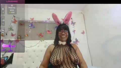 Snapshot of yhazan_blake88 chatting on November 1, 2025, 4:14 am Yhazan Blake online show from November 1, 2025, 4:14 am