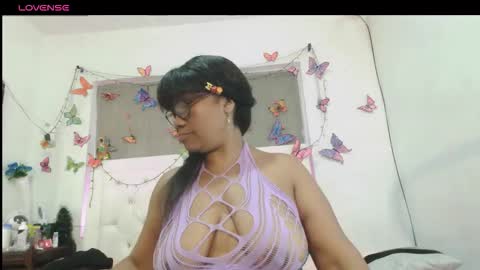 Snapshot of yhazan_blake88 chatting on November 4, 2025, 3:49 am Yhazan Blake online show from November 4, 2025, 3:49 am