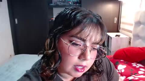 hii i am yini online show from March 14, 2026, 11:21 pm