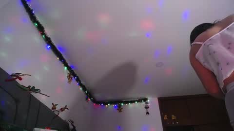 Yiny online show from December 27, 2024, 10:12 am