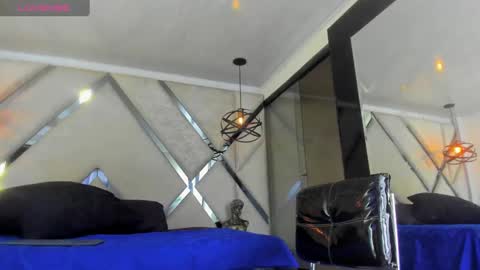 Yiyo online show from March 12, 2025, 3:35 am