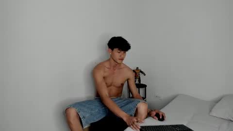 yizus_bonz online show from October 25, 2025, 12:07 am