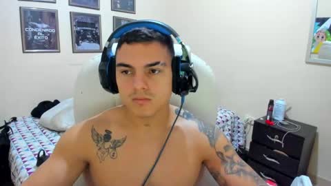 Snapshot of yker18 chatting on December 17, 2024, 7:59 pm yker online show from December 17, 2024, 7:59 pm