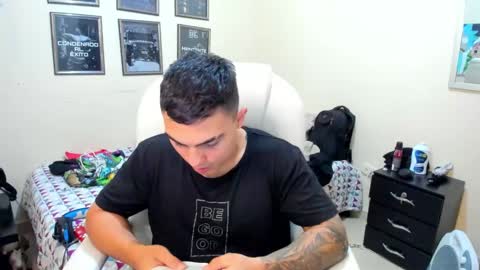 Snapshot of yker18 chatting on December 24, 2024, 3:49 am yker online show from December 24, 2024, 3:49 am