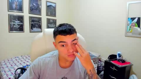 Snapshot of yker18 chatting on December 27, 2024, 10:37 pm yker online show from December 27, 2024, 10:37 pm