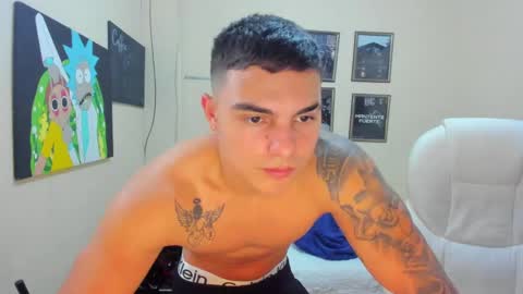 Snapshot of yker18 chatting on January 4, 2025, 5:05 am yker online show from January 4, 2025, 5:05 am