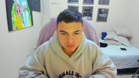 Snapshot of yker18 chatting on January 13, 2025, 5:01 am yker online show from January 13, 2025, 5:01 am