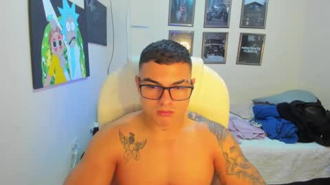 Snapshot of yker18 chatting on January 16, 2025, 9:05 am yker online show from January 16, 2025, 9:05 am