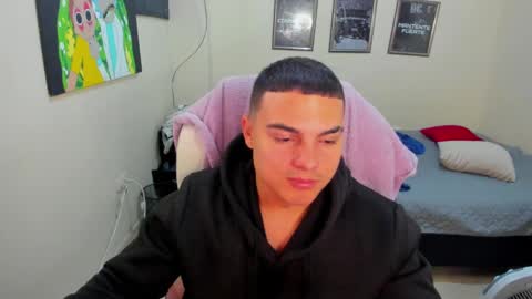 Snapshot of yker18 chatting on February 23, 2025, 3:24 am yker online show from February 23, 2025, 3:24 am