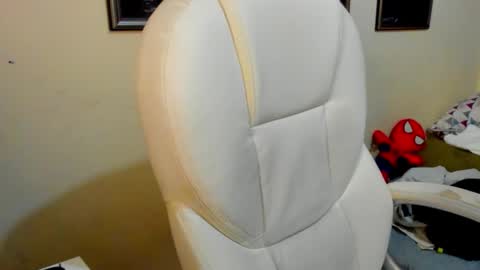 Snapshot of yker18 chatting on October 20, 2025, 2:01 am yker online show from October 20, 2025, 2:01 am