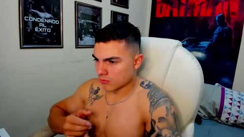 Snapshot of yker18 chatting on October 22, 2025, 5:30 am yker online show from October 22, 2025, 5:30 am