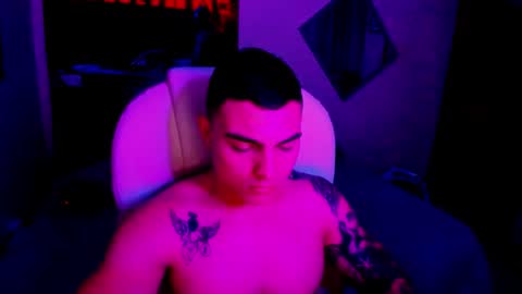 Snapshot of yker18 chatting on November 10, 2025, 3:16 am yker online show from November 10, 2025, 3:16 am