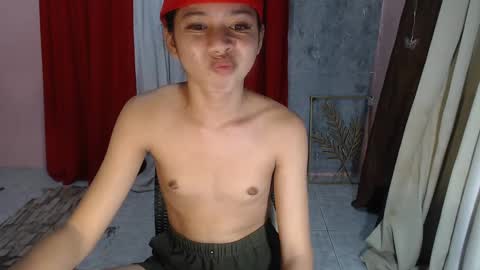 Snapshot of ymee_shane18 chatting on January 14, 2025, 10:06 am ymee_shane18 online show from January 14, 2025, 10:06 am