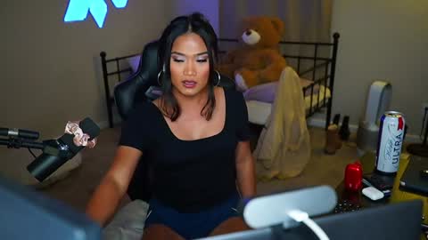 Snapshot of ynaong chatting on December 27, 2024, 6:46 am Palmela Handerson online show from December 27, 2024, 6:46 am