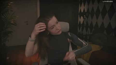 ynnenbrynn online show from February 10, 2025, 3:46 am