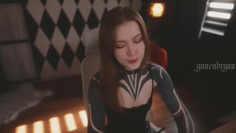 ynnenbrynn online show from September 16, 2025, 6:58 am