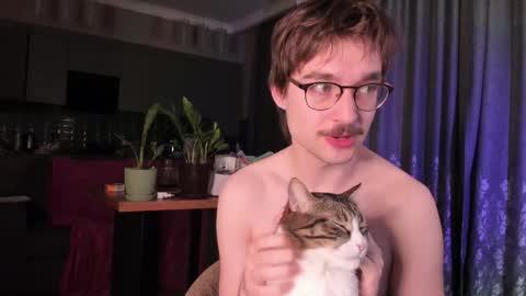 Max online show from February 22, 2026, 4:35 am