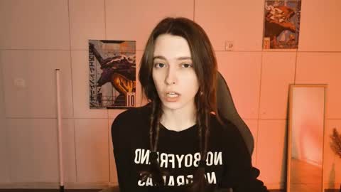 yoka_paradoxxx online show from January 13, 2026, 9:03 am