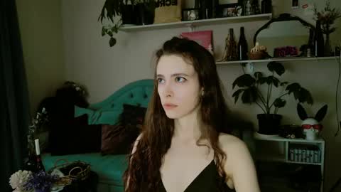 yoka_paradoxxx online show from May 27, 2026, 10:45 am