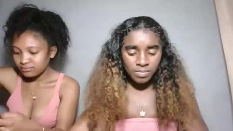 yolandrina05 online show from October 11, 2025, 9:52 am