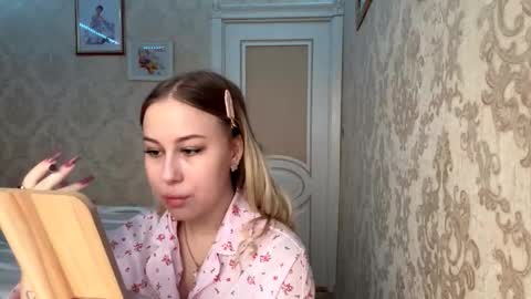 I am Rose ntmu Lets hit 10 Thumbs Up together online show from November 9, 2025, 6:12 am