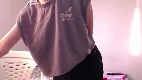 Little Mike Independent model online show from October 2, 2025, 10:06 pm