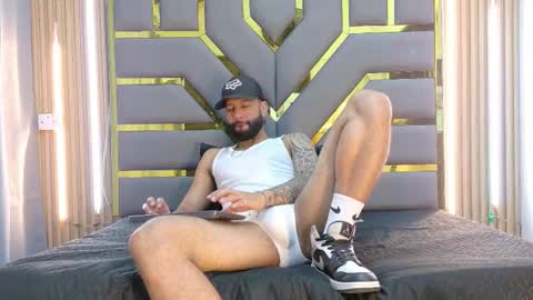 Snapshot of yorbymaxx1 chatting on January 13, 2026, 11:48 am YORBY MAX online show from January 13, 2026, 11:48 am