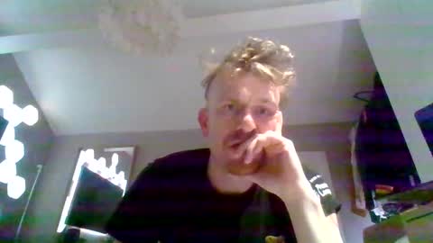 Snapshot of yoshiyoshi69 chatting on March 20, 2026, 5:23 am yoshiyoshi69 online show from March 20, 2026, 5:23 am