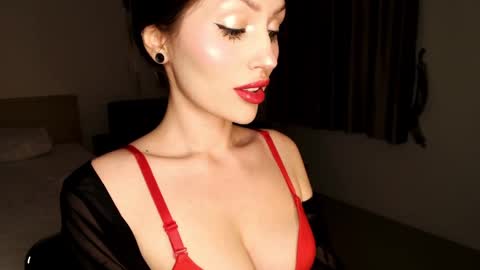 Sophie online show from January 28, 2025, 9:40 pm