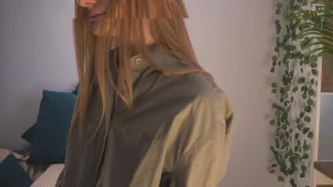 Elizabeth brunette -- Darline blonde  online show from March 22, 2026, 7:23 am