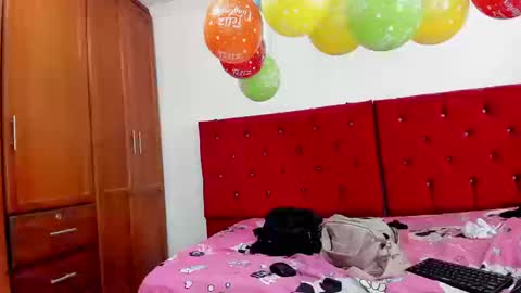  Annie  Elizabeth online show from September 23, 2025, 3:37 pm