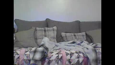 Snapshot of youneverknowimight2 chatting on November 11, 2025, 6:24 am kindahorny online show from November 11, 2025, 6:24 am