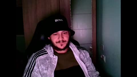 Snapshot of younromki chatting on December 19, 2024, 1:39 am A... online show from December 19, 2024, 1:39 am