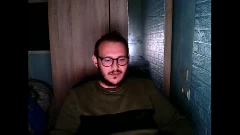 Snapshot of younromki chatting on April 1, 2026, 9:12 pm A... online show from April 1, 2026, 9:12 pm