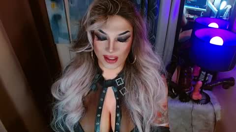 QUEEN MADISON  online show from April 8, 2026, 9:09 am