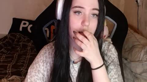 your_8a8y online show from November 20, 2025, 11:32 am