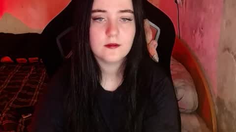 your_8a8y online show from December 3, 2025, 3:32 pm