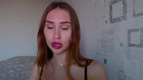 Snapshot of your_ameliaa chatting on May 2, 2026, 3:28 pm Amelia online show from May 2, 2026, 3:28 pm