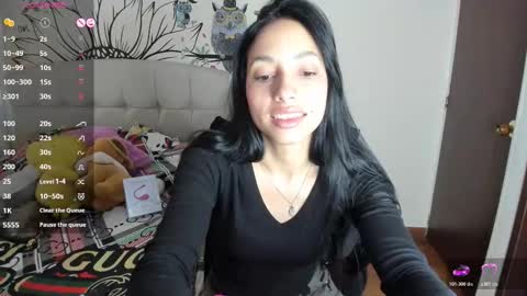 mia3 online show from November 18, 2025, 7:29 pm